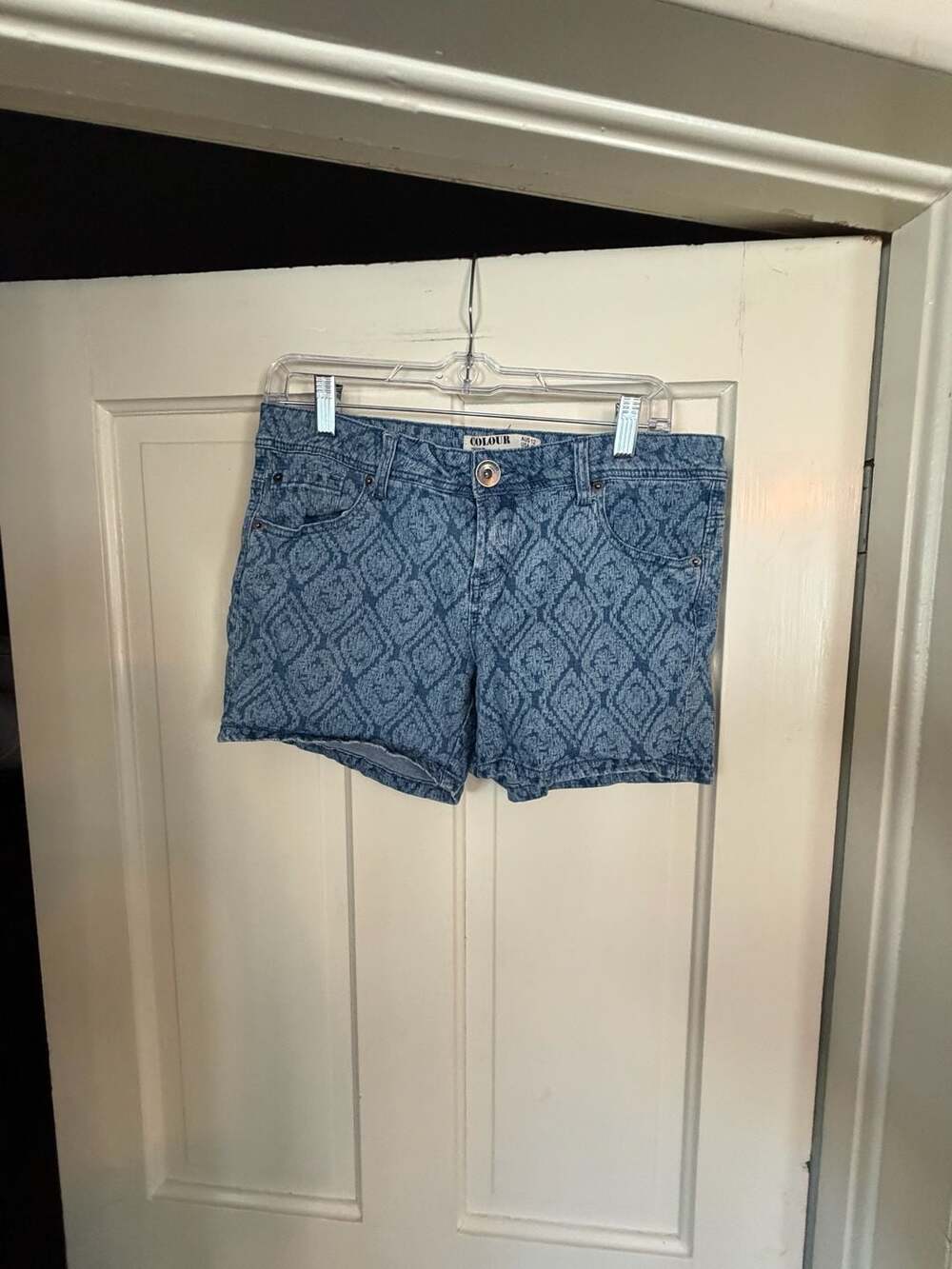 COLOUR by Cotton On Blue Abstract Geometric Print Denim Shorts Size 8 (US)